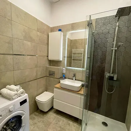 Bialy Kruk Apartamenty Vis-A-Vis Jasnej Gory Czestochowa Room photo