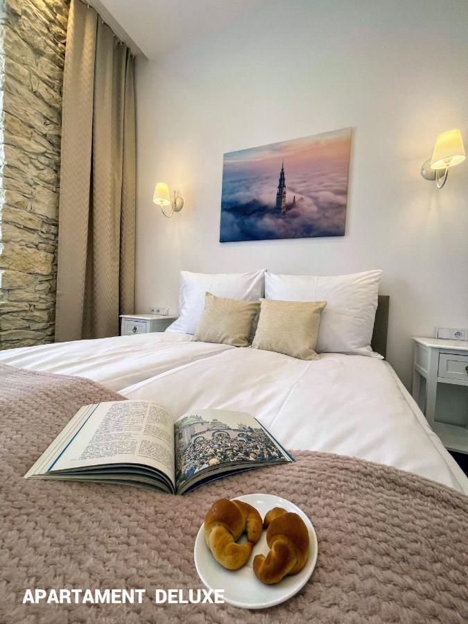 Biały Kruk Vis-a-vis Jasnej Góry Apartamento *