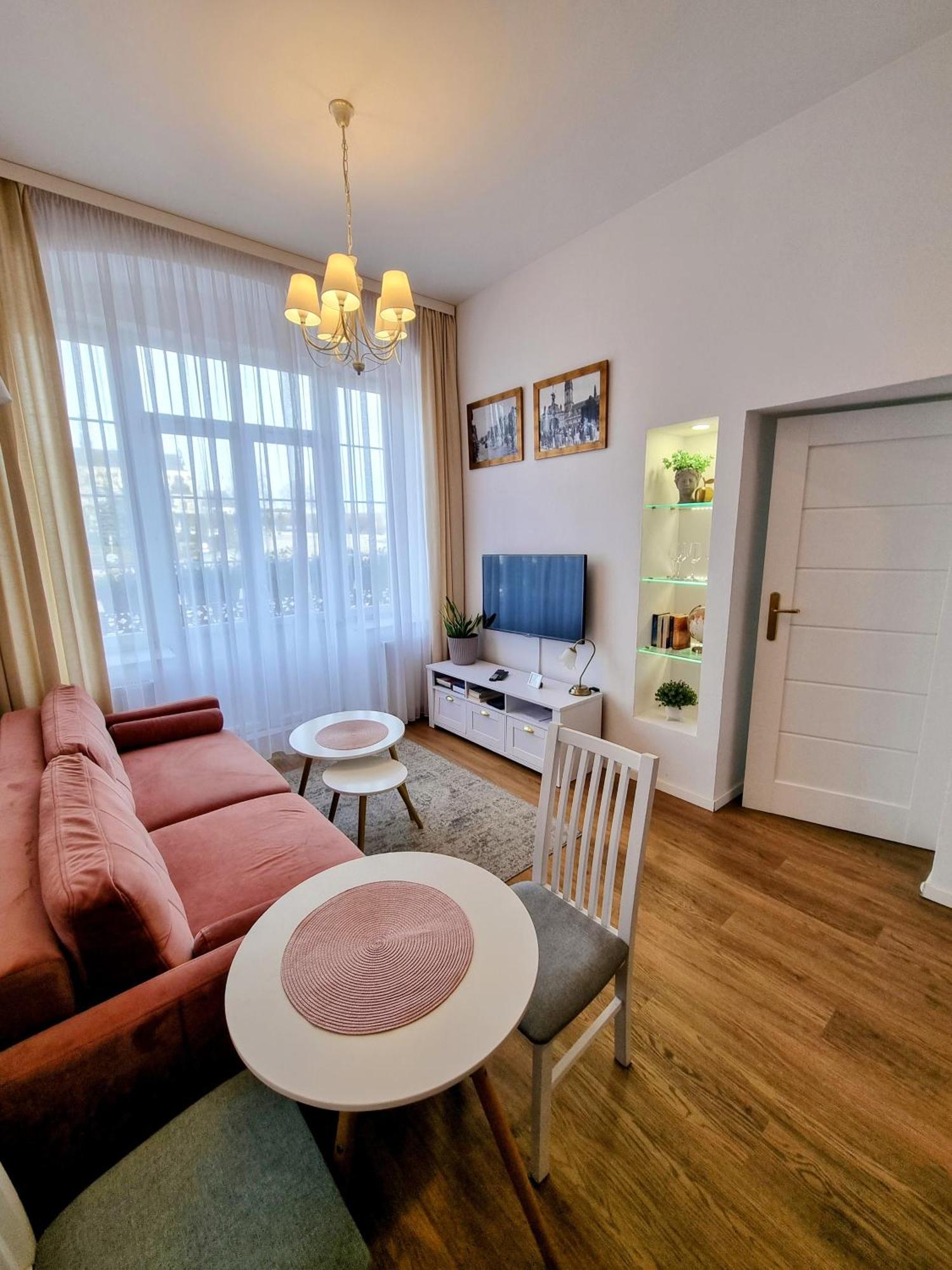 Apartment Bialy Kruk Vis-a-vis Jasnej Gory